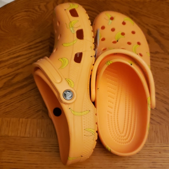 Unisex Crocs - Picture 5 of 9